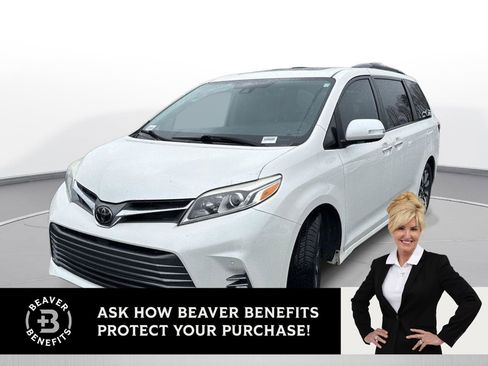 Used 2019 Toyota Sienna Limited image 1