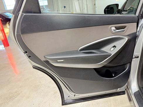 Used 2017 Hyundai Santa Fe SE image 35