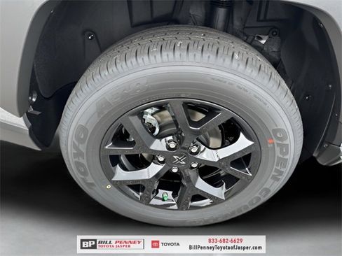 Used 2025 Toyota RAV4 XLE image 9