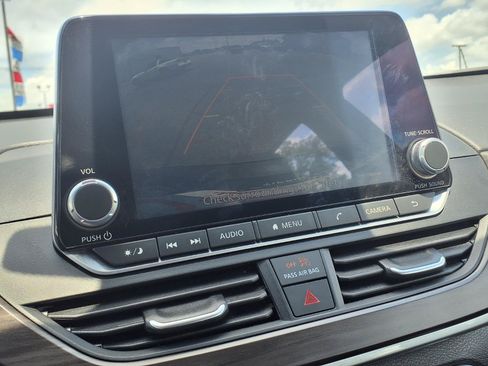 Used 2024 Nissan Altima 2.5 SV FWD image 23