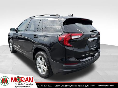 Used 2024 GMC Terrain SLE w/ Driver Convenience Package AWD/4WD image 3