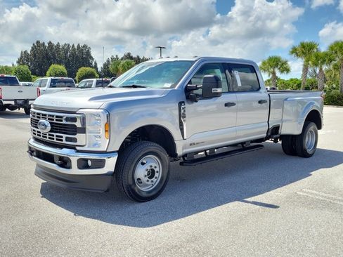 Certified 2024 Ford F350 XLT w/ 360-Degree Camera Package AWD/4WD image 3