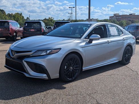 Used 2024 Toyota Camry XSE image 7