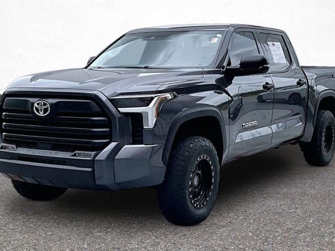 Used 2023 Toyota Tundra SR5 w/ SR5 Convenience Package AWD/4WD image 4