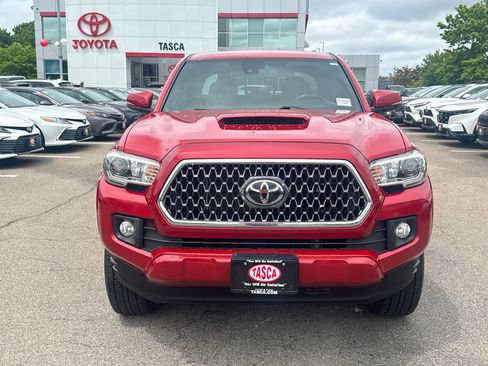 Used 2019 Toyota Tacoma TRD Sport w/ Technology Package AWD/4WD image 2