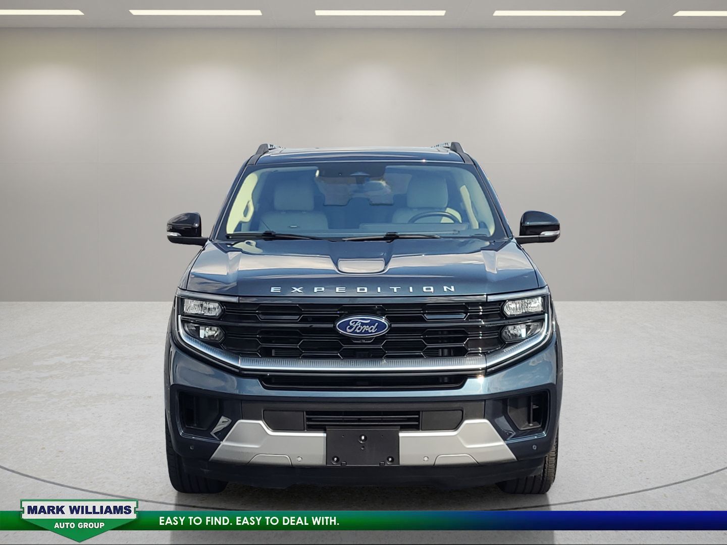 Used 2025 Ford Expedition Platinum w/ Driver's Package AWD/4WD image 9