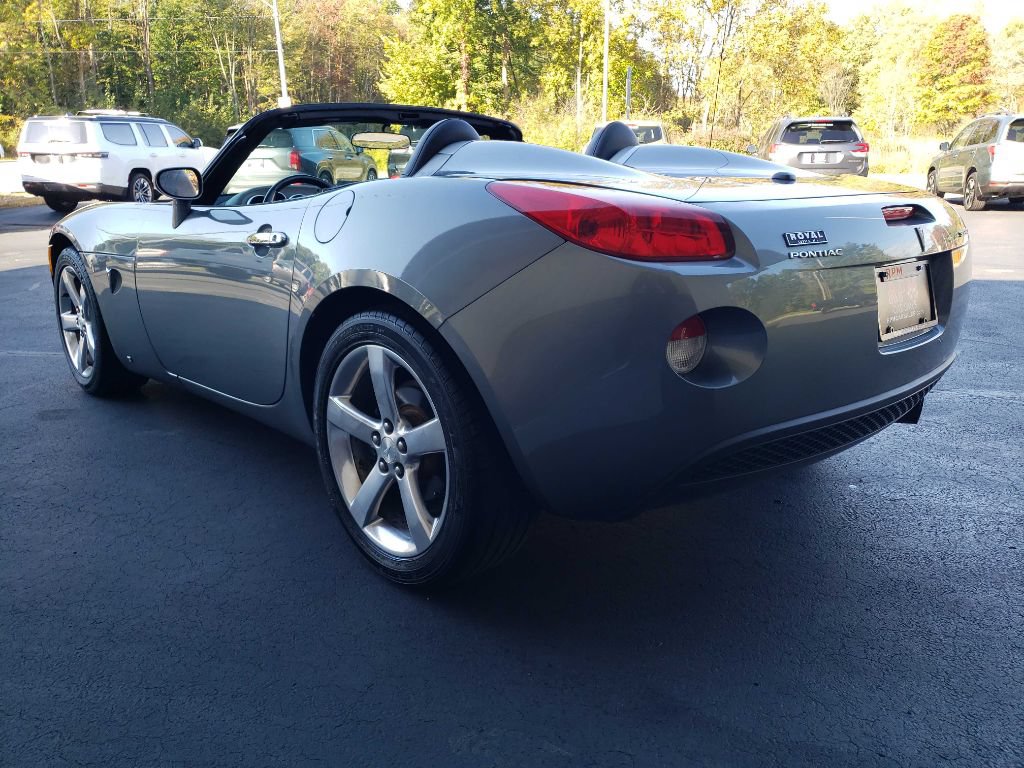 Used 2006 Pontiac Solstice Convertible w/ Premium Package RWD image 16