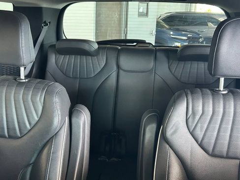 Used 2024 Hyundai Palisade Limited FWD image 13
