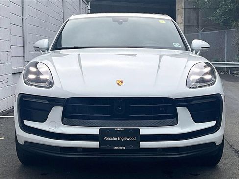 Certified 2024 Porsche Macan AWD/4WD image 8