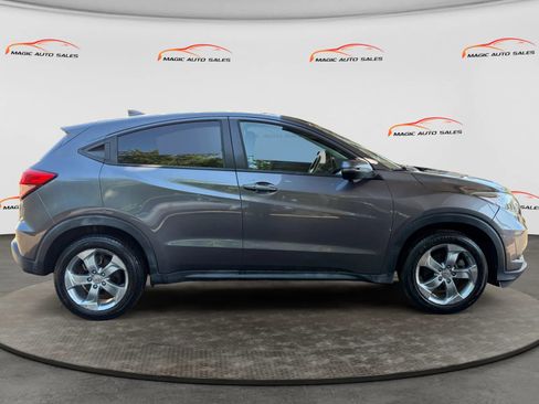 Used 2017 Honda HR-V EX image 6