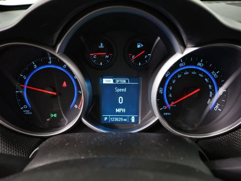 Used 2015 Chevrolet Cruze LT w/ Technology Package FWD image 29