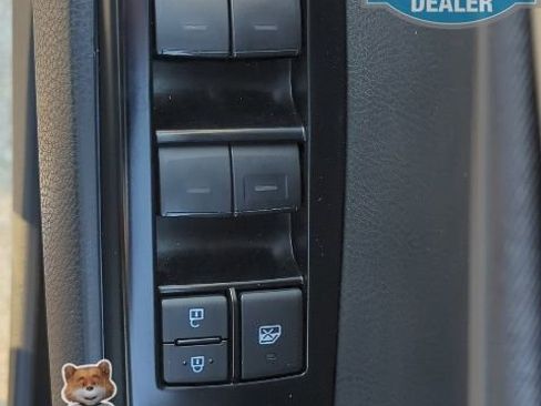 Used 2025 Toyota Camry LE image 13