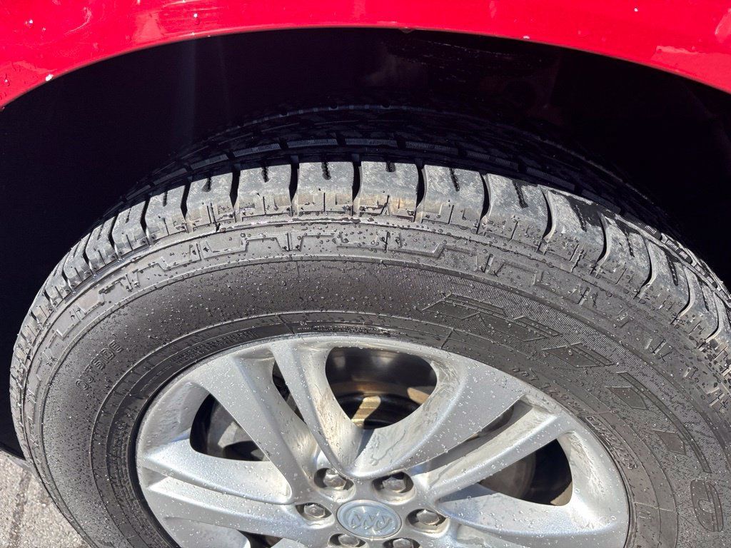 Used 2019 Buick Enclave Essence AWD/4WD image 3