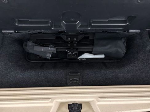 Used 2015 Ford Expedition Limited image 28