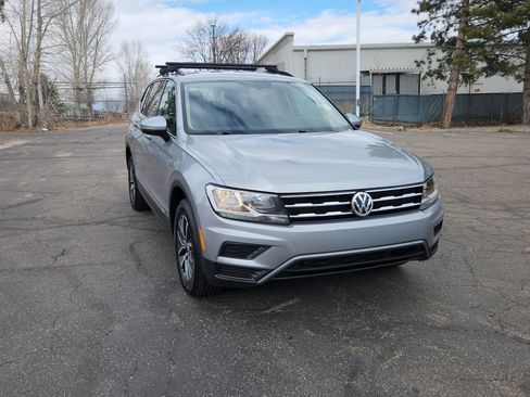 Used 2020 Volkswagen Tiguan SE image 20