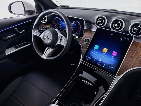 Certified 2026 Mercedes-Benz GLC 300 image 17
