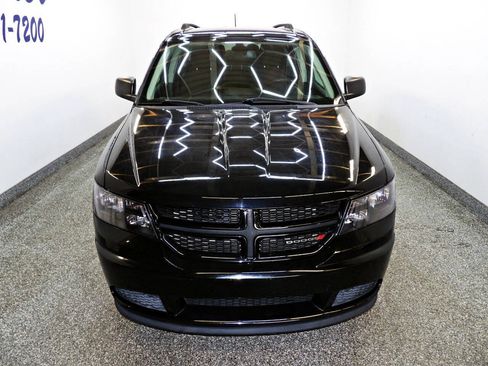 Used 2020 Dodge Journey SE w/ SE Popular Equipment Group FWD image 2