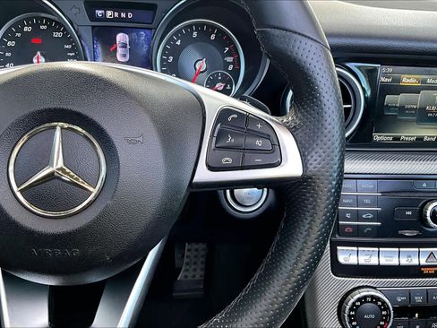 Used 2019 Mercedes-Benz SLC 300 image 25