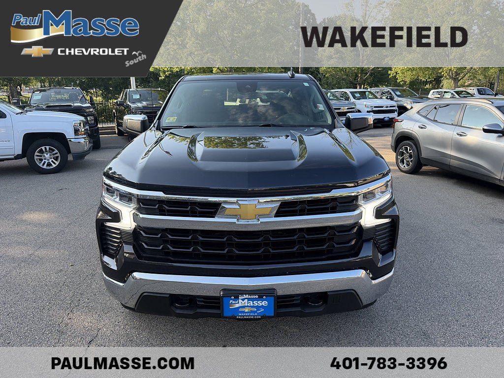 Used 2024 Chevrolet Silverado 1500 LT AWD/4WD image 7