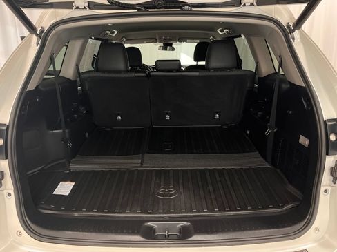 Used 2019 Toyota Highlander Plus AWD/4WD image 27