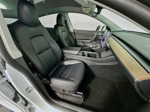 Used 2022 Tesla Model Y Performance image 28