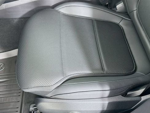 Used 2026 Mercedes-Benz GLC 300 4MATIC image 19