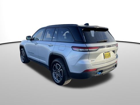 Used 2024 Jeep Grand Cherokee Trailhawk image 6