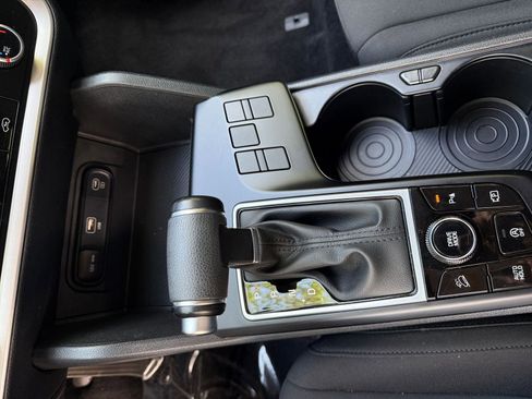 Used 2025 Kia Sportage LX image 37