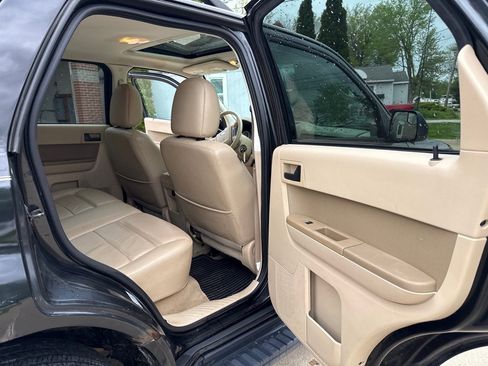 Used 2011 Ford Escape XLT w/ 203A Rapid Spec Order Code AWD/4WD image 13