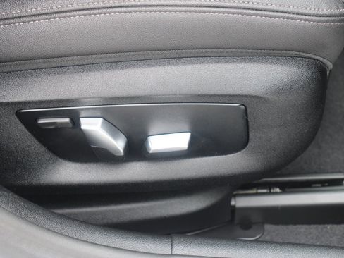 Used 2023 BMW 530i w/ Convenience Package RWD image 21