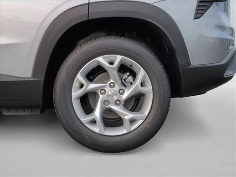 New 2026 Chevrolet Trax LS w/ LS Convenience Package FWD image 10