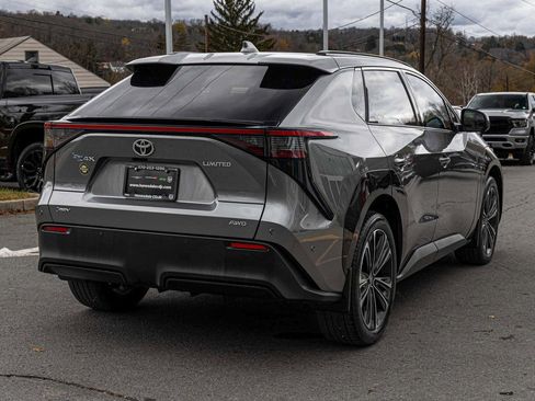 Used 2024 Toyota bZ4X Limited image 4