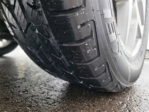 Certified 2024 Ford Edge SEL image 18