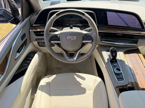 Used 2024 Cadillac Escalade ESV Sport Platinum AWD/4WD image 32