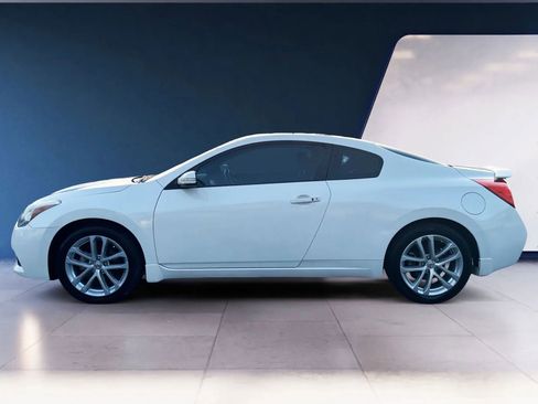 Used 2012 Nissan Altima 3.5 SR w/ 3.5SR Premium Pkg image 2