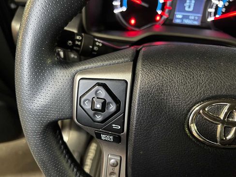 Used 2018 Toyota 4Runner Limited AWD/4WD image 28