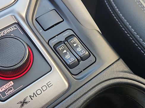 Used 2021 Subaru Forester Premium image 11