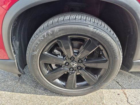 Used 2025 Honda Pilot Black Edition image 9