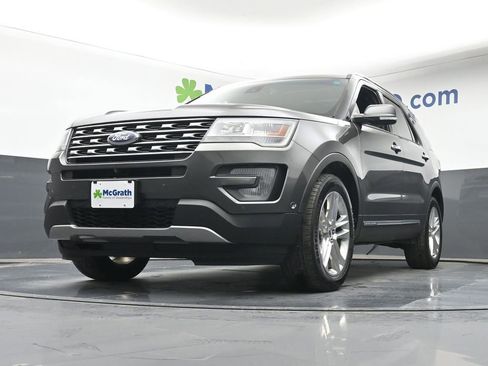 Used 2017 Ford Explorer Limited w/ Equipment Group 301A image 6