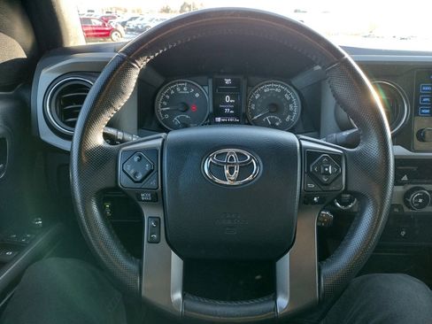 Used 2016 Toyota Tacoma SR image 19