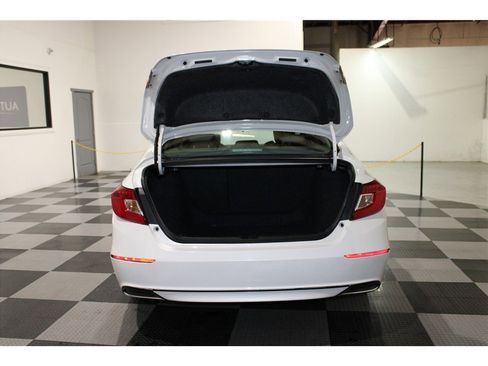 Used 2020 Honda Accord EX image 18