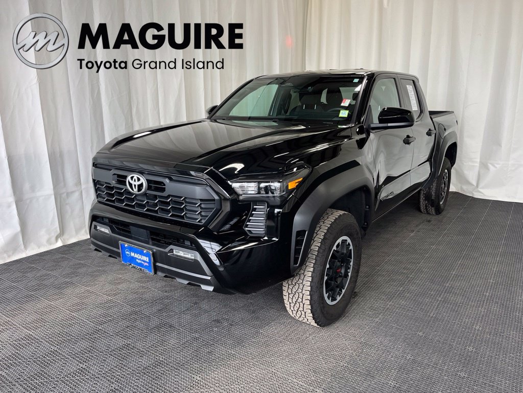 Used 2024 Toyota Tacoma TRD Off-Road AWD/4WD image 2