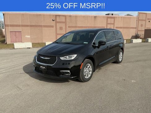 New 2026 Chrysler Pacifica Select image 6