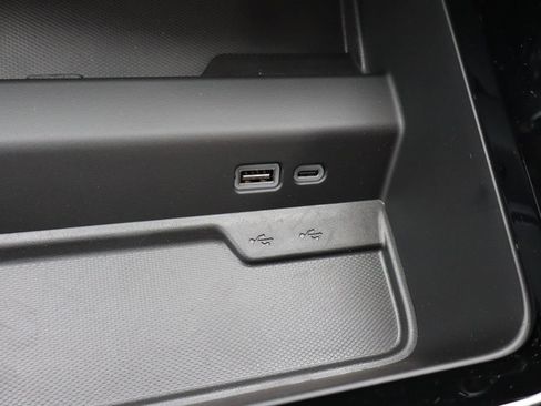 New 2026 Chevrolet Suburban Premier AWD/4WD image 23