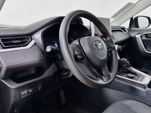 Certified 2025 Toyota RAV4 LE AWD/4WD image 4