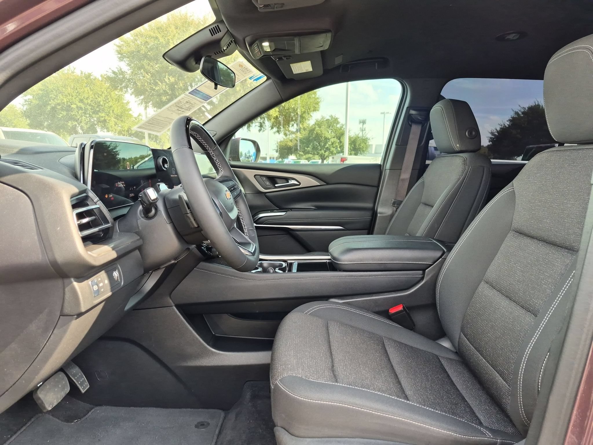Used 2024 Chevrolet Traverse LT w/ Enhanced Driving Package FWD image 9
