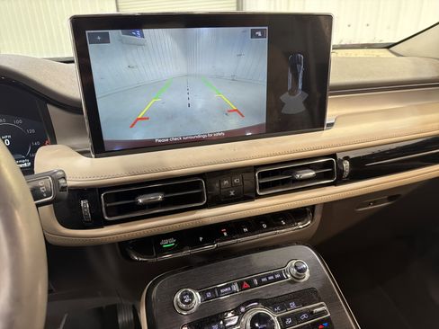 Used 2021 Lincoln Nautilus FWD w/ Equipment Group 101A image 18