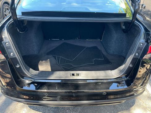 Used 2025 Nissan Versa SV FWD image 29