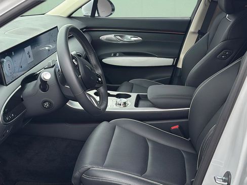 Certified 2026 Genesis GV70 2.5T Advanced image 19