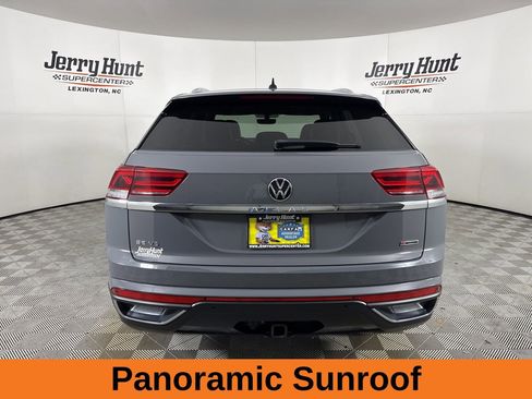 Used 2021 Volkswagen Atlas Cross Sport SE w/ Panoramic Sunroof Package image 7